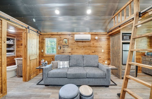 Broken Bow Apartment | Couple’s Cabin in Broken Bow ~ 5 Mi to Downtown!