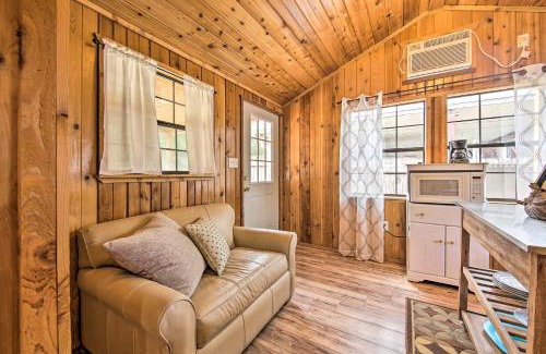 Canyon Lake House | Couples Cabin with Luxury Deck, 1 Mi to Canyon Lake!