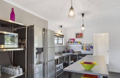Orford House | Couples Coastal Holiday Home-close to beach, shop, park & boat ramp Orford