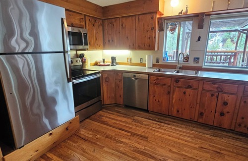 Boise Cabin | Couples Cozy Cabin Retreat