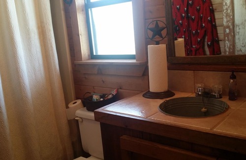 Water Valley House | Couples Get-A-Way ~ Relax, Read A Book, Or Just Sit And Watch The Wildlife.