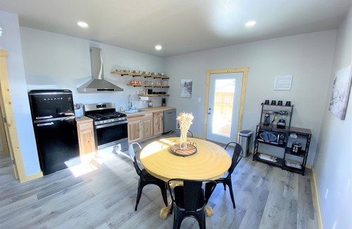 Chassell Apartment | Couples Getaway & Business Travel- 6 Miles to MTU