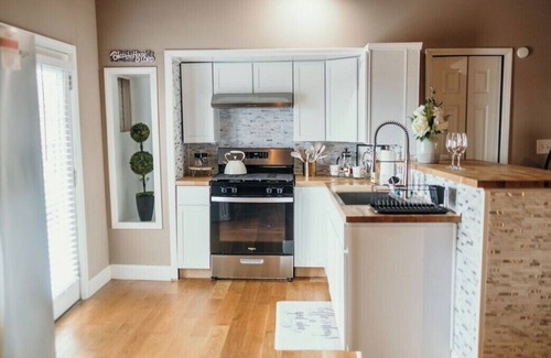 Merrillville House | Couples Getaway - Guesthouse/In-Law Suite with Jacuzzi/Sauna/Pool