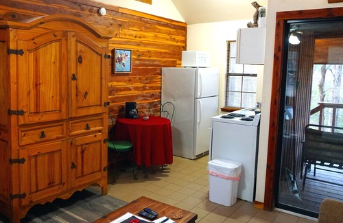 Bismarck Cabin | Couples Getaway Near Hot Springs-Jacuzzi and Hot Tub Overlooking Mountains!