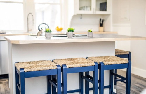 Greeley Apartment | Couples Getaway | Walk to Unc | Free Cruiser Bikes