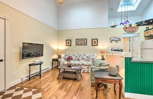 Frankfort Apartment | Couples Haven in Frankfort by Lake, Trails and Dtwn