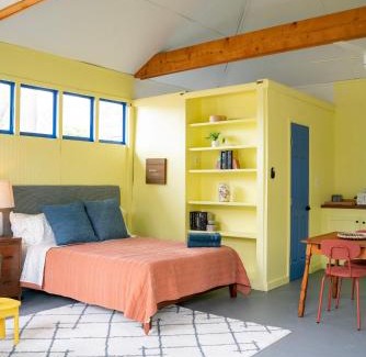 East Midtown House | Couples & Music Oasis/All-New, Garden, Design