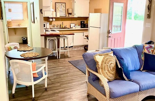Loxley House | Couples/Pool/Hot tub/guest house/free parking