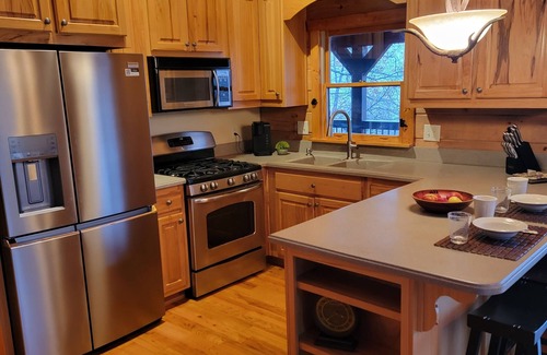 Dahlonega Cabin | Couples Retreat at Bear Footin' Cabin. Mountain View, Hot Tub, Firepit, Private