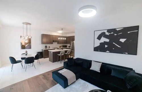 Brantford House | Couples Retreat