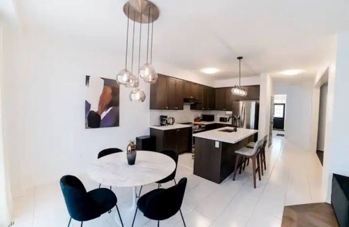 Brantford House | Couples Retreat