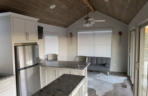 Ingram Cabin | Couples Retreat Lakeside