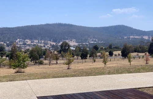 Sandford House | Couples Retreat near Hobart/Mountain View/nr Beaches