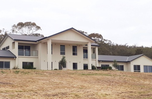 Sandford House | Couples Retreat near Hobart/Mountain View/nr Beaches