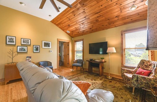 Council House | Couples Retreat on Bay Tree Lake