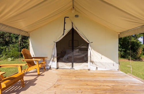 Coldspring RV Rental | Couples Summer Glamping Getaway near Lake Livingston