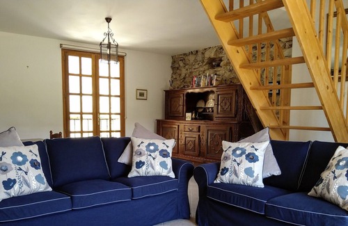 Courniou House | Courniou, Village House On The Greenway