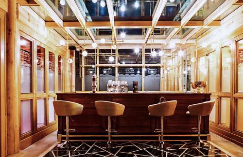 Dongcheng Hotel | Cours Et Pavillons