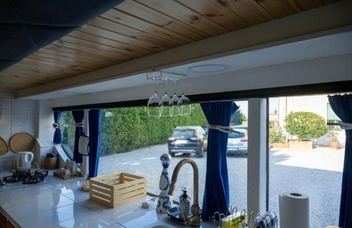 Goito House | COURT BEAUTIFUL WATER -Mobile Home