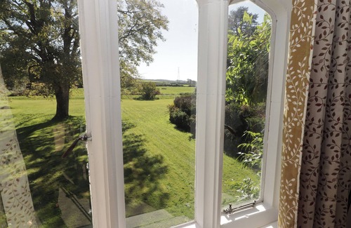 Cowbridge Cottage | COURT COTTAGE, pet friendly, character holiday cottage in Cowbridge