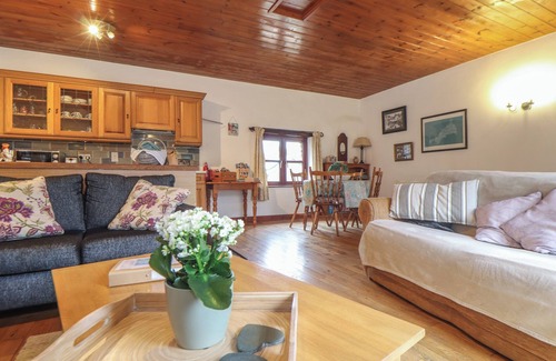 Pelynt Cottage | COURT COTTAGE, pet friendly, with open fire in Pelynt