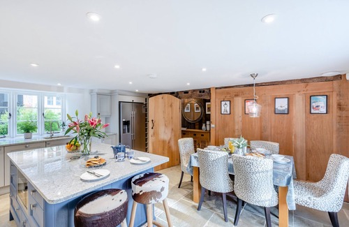 Chittlehampton House | Court - Four Bedroom House, Sleeps 8