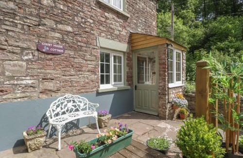 Blakeney House | Court House Cottage