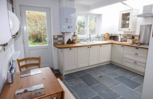 Solva Cottage | COURT HOUSE, pet friendly, character holiday cottage in Solva