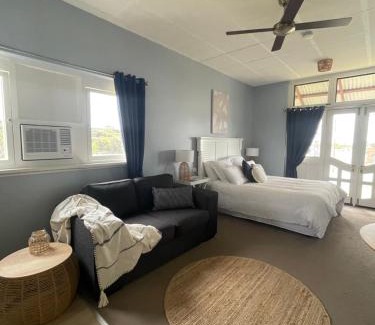 Rivoli Bay Apartment | Court House - Studio