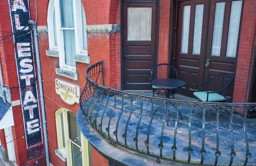 Clarksburg Apartment | Court St Suite, Court St Suite Check-in/Out at 1p.m.