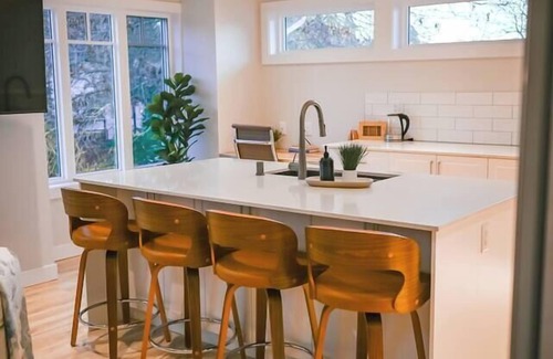 Courtenay Apartment | Courtenay Luxe Suite