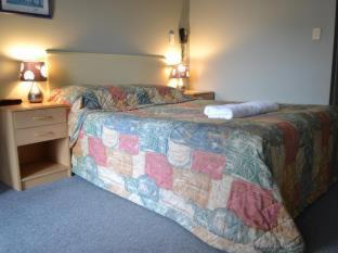 Sherborne Street Hotel | Courtesy Court Motel