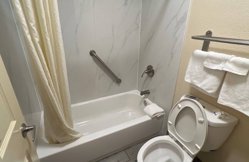 South Arlington Hotel | CourtesyStay