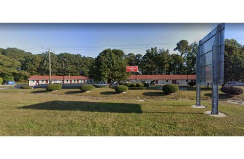 Courtland Hotel | Courtland Inn By Townhouse Franklin VA US 58