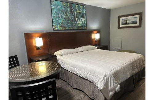 Courtland Hotel | Courtland Inn By Townhouse Franklin VA US 58