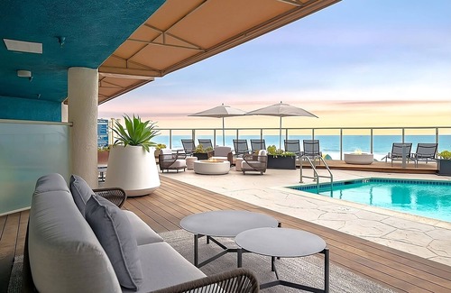 Carlsbad Village House | Courtyard 2 Double at Beach Terrace, Outdoor Pool, Beachfront Property