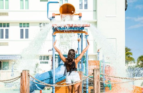 Maleza Baja Hotel | Courtyard Aguadilla