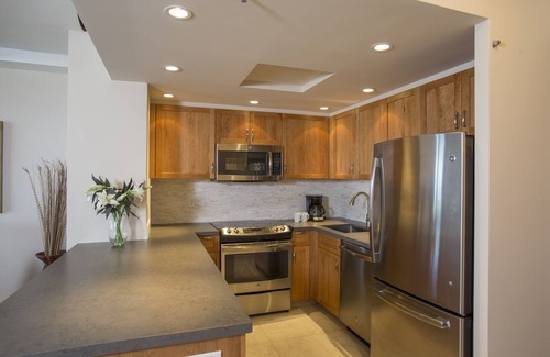 Kaanapali Condo | Courtyard and views of Black Rock - Newly remodeled
