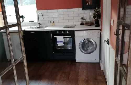 Old Windsor Cottage | Courtyard Apartment near Windsor, and the Great Park