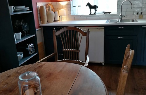 Old Windsor Cottage | Courtyard Apartment near Windsor, and the Great Park