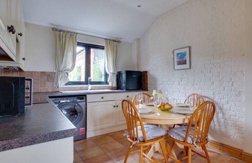 Skeyton House | Courtyard Barn 2 - Two Bedroom House, Sleeps 4