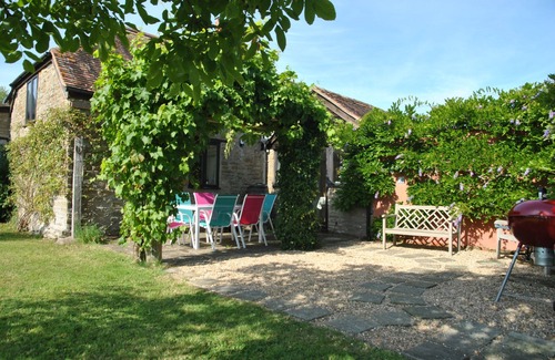 Templecombe House | Courtyard Barn 5* rated in stunning rural location on Somerset, Dorset border.