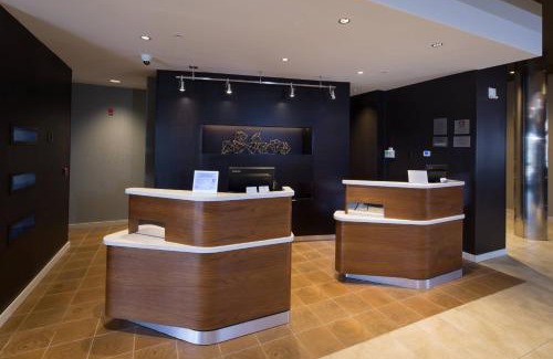 Bay City Hotel | Courtyard Bay City