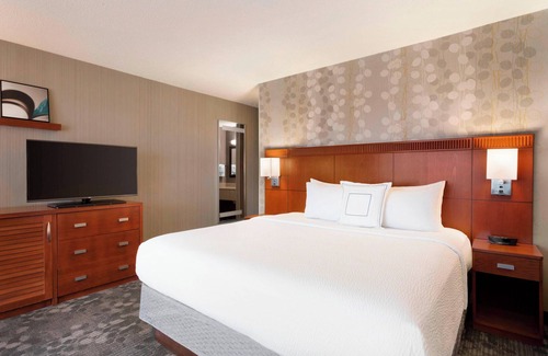 Normal Hotel | Courtyard Bloomington Normal