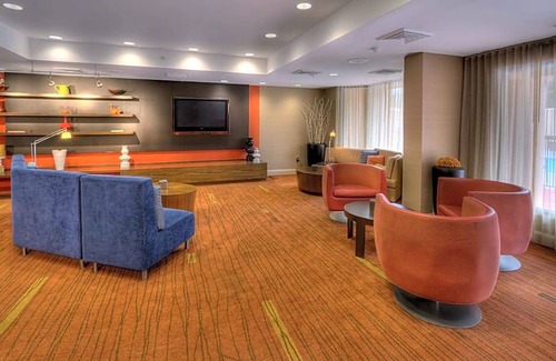 Burlington Hotel | Courtyard by Marriott Burlington