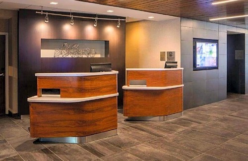 Burlington Hotel | Courtyard by Marriott Burlington