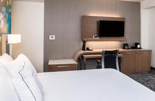 Farmington Hills Hotel | Courtyard by Marriott Detroit Farmington