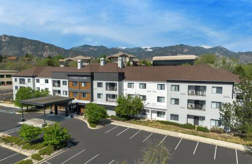 Southwest Colorado Springs Hotel | Courtyard by Marriott Colorado Springs South