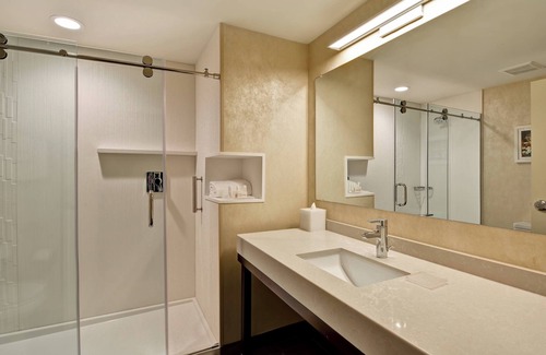Central Islip Hotel | Courtyard by Marriott Long Island Islip/Courthouse Complex