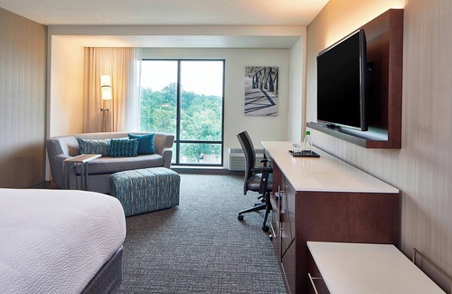 St. Louis Park Hotel | Courtyard by Marriott Minneapolis West
